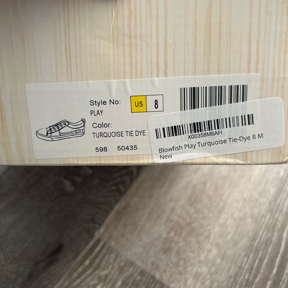 NEW Blowfish Women’s size 8 Blue Tie-Dye Slip on Sneakers - Picture 4 of 4